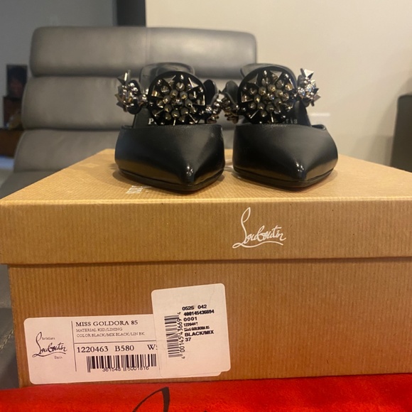 Christina Louboutin Miss Goldora - Picture 3 of 5